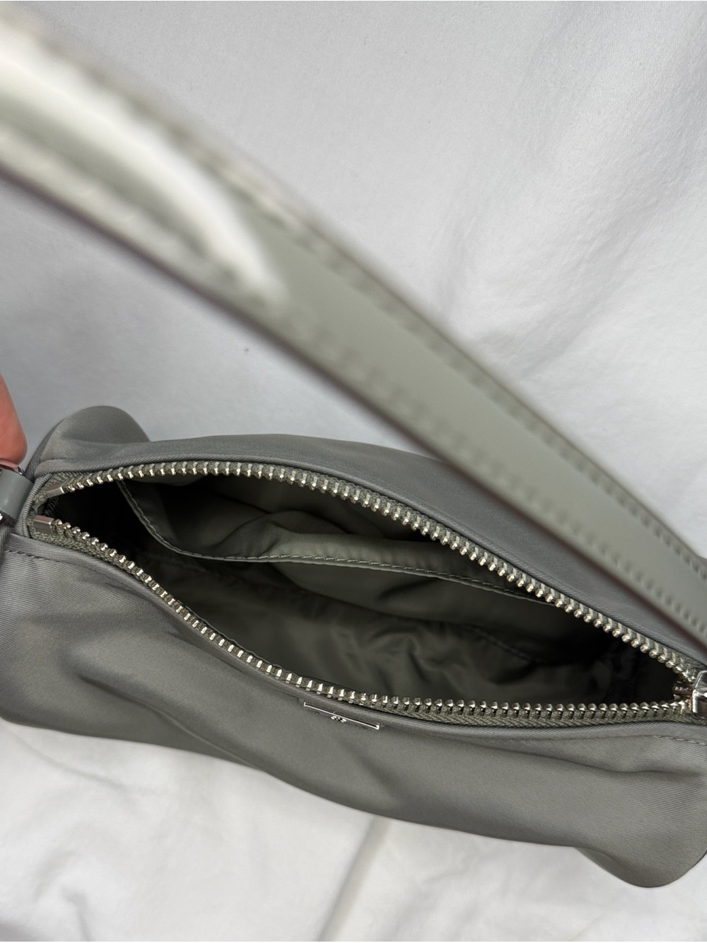 Tory Burch Olive Gray Nylon Shoulder Bag with Silver Logo NWOT - Picture 7 of 10